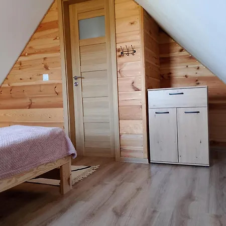 Pod Czerwonym Debem